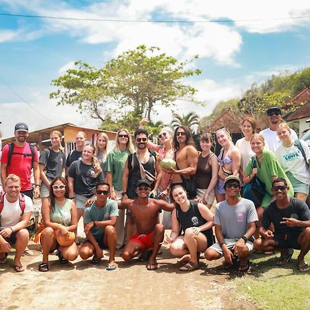 Surf & Party - Hostel Somewhere Else Canggu Eksteriør billede