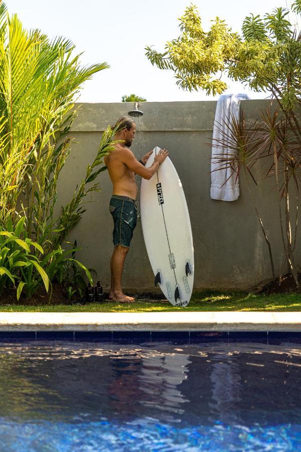 Surf & Party - Hostel Somewhere Else Canggu Eksteriør billede