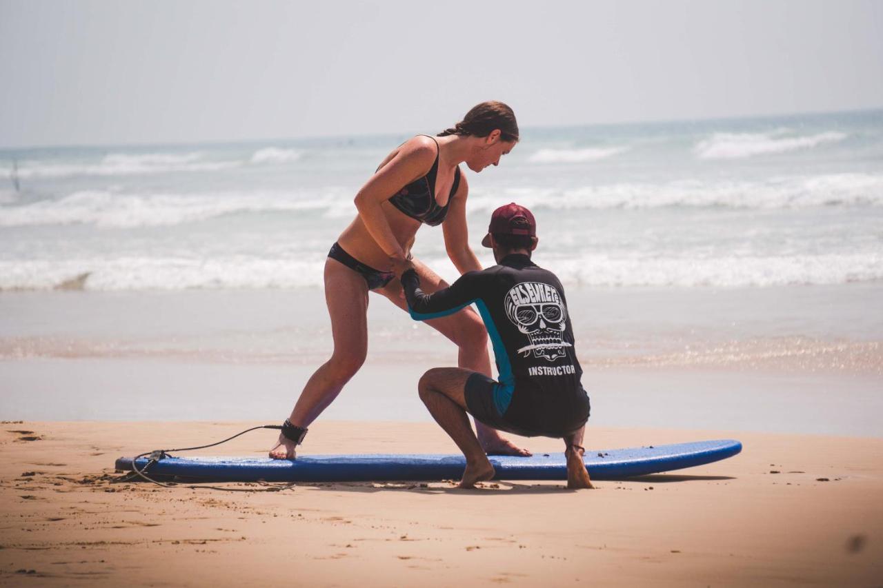 Surf & Party - Hostel Somewhere Else Canggu Eksteriør billede